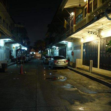The Royal Thatien Village Bangkok Exterior photo
